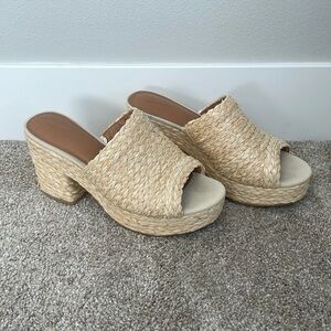 Women’s Universal Thread - Nessa Platform Mule Heels